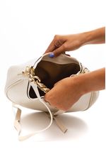 Bolsa-De-Mao-Feminina-Vizzano-Off-White