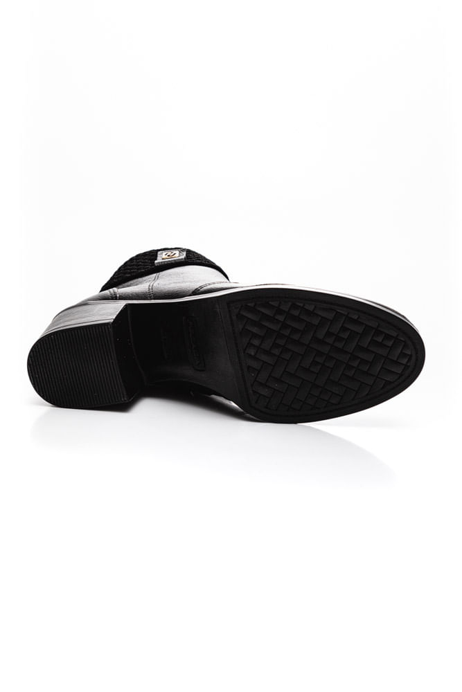 Bota-Pegada-280305-03-Preto