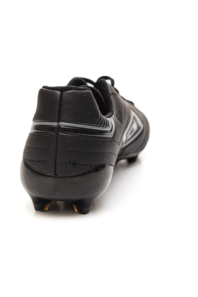 Chuteira-Masculina-Umbro-U01fb00204-111-Preto