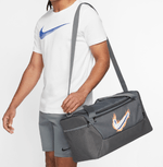 Bolsa-Nike-Brasilia-Unissex-Dx4479-068-Cinza