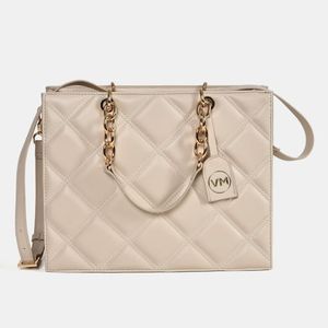 Bolsa Via Marte Quadrada Alça Com Corrente Feminina Matelassê  B1-107-01 Off-White