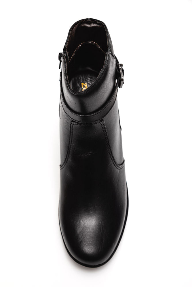 Bota-Zapattero-0890-Preto