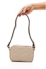Bolsa-Via-Marte-Tiracolo-Feminina-Pequena-Matelasse-B2-501-01-Off-White