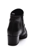 Bota-Bottero-Cano-Curto-Feminina-Couro-349308-Preto