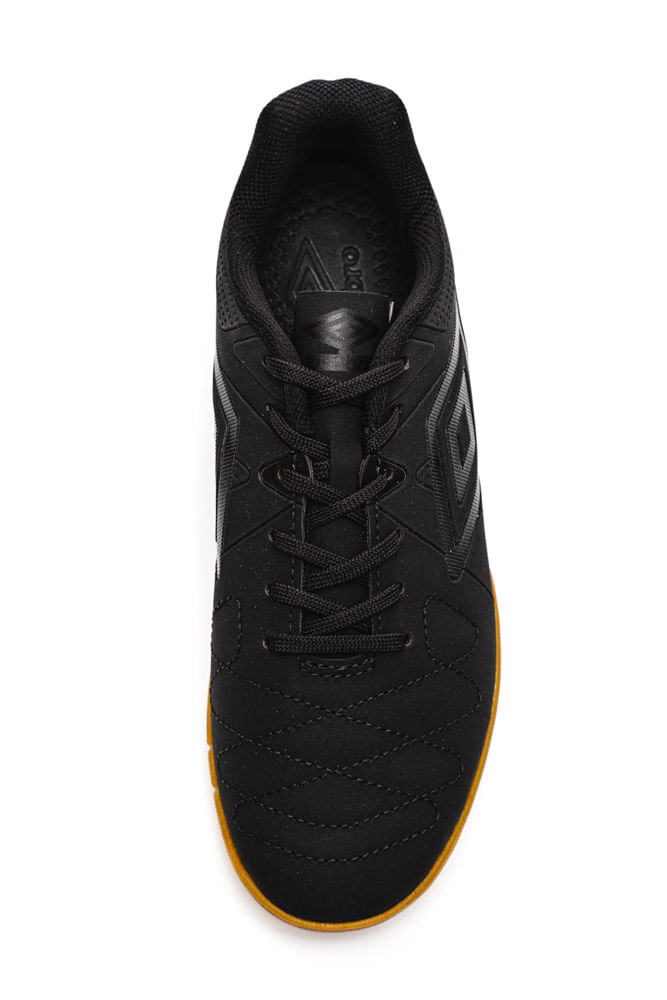 Chuteira-Futsal-Umbro-Attak-Eternal-Preto