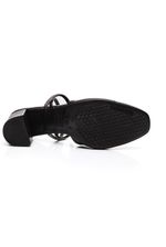 Sapato-Via-Marte-Chanel-153-002-01-Preto