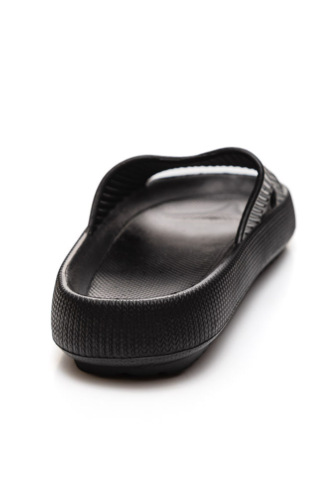 Chinelo-Yvate-2013new-Preto