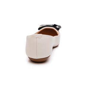 Sapatilha  Sua Cia Feminina Bico Redondo Com Detalhe 8304.15687-8 Off-White