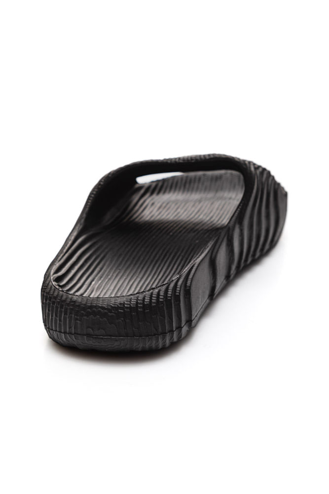 Chinelo-Yvate-2023new-Preto