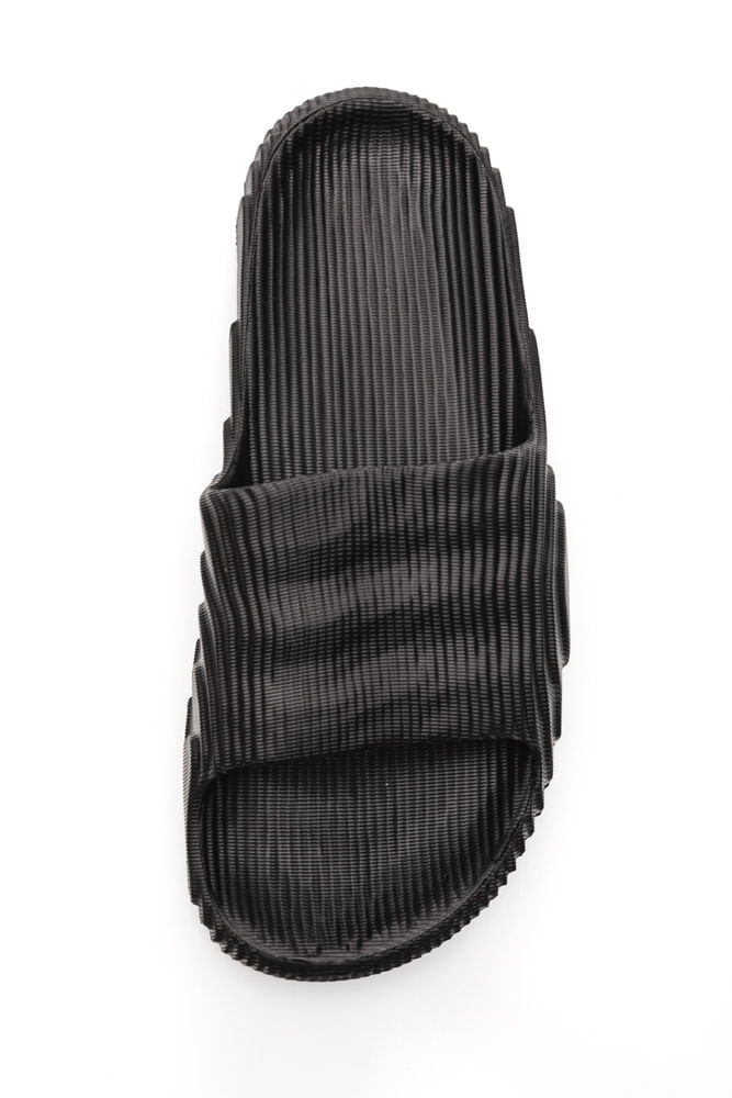 Chinelo-Yvate-2023new-Preto
