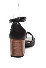 Sandalia-Dakota-De-Salto-Bloco-Feminina-Vazados-A-Laser-Y8311-01-Preto