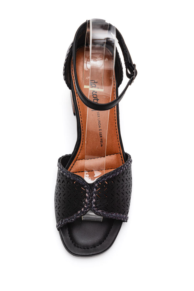Sandalia-Dakota-De-Salto-Bloco-Feminina-Vazados-A-Laser-Y8311-01-Preto