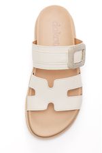 Chinelo-Dakota-Rasteira-Feminino-Fivela-Strass-Y7823-01-Off-White
