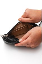 Bolsa-Vizzano-Porta-Celular-Feminina-Matelasse-10090.1-Preto