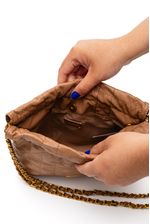 Bolsa-Via-Marte-Ombro-Feminina-Pequena-Corrente-B1-138-01-Caramelo