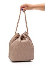 Bolsa-Via-Marte-Bucket-Feminina-Matelasse-Pequena-B1-132-01-Bege