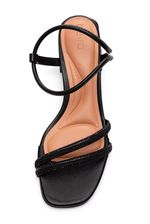 Sandalia-Beira-Rio-Salto-Baixo-Feminina-Strass-8423.228-Preto