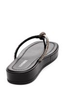 Chinelo-Rasteira-Via-Marte-109-004-01-Preto-
