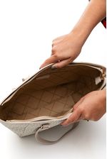 Bolsa-De-Ombro-Via-Marte-B2-523-01-Off-White