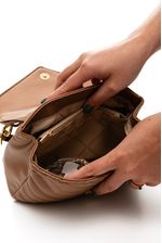 Bolsa-Transversal-Via-Marte-B2-520-01-Marrom