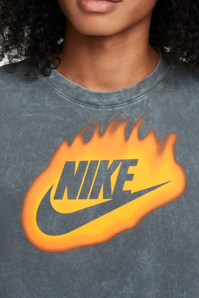 Camiseta-Nike-Sportswear-Dna-Masculina-Corrida-Hf6162-071-Cinza