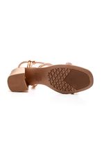 Sandalia-Dakota-Y6693-03-Ouro