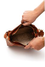 Bolsa-Via-Marte-Shoulder-Bag-Feminina-Pequena-B2-514-01-Caramelo