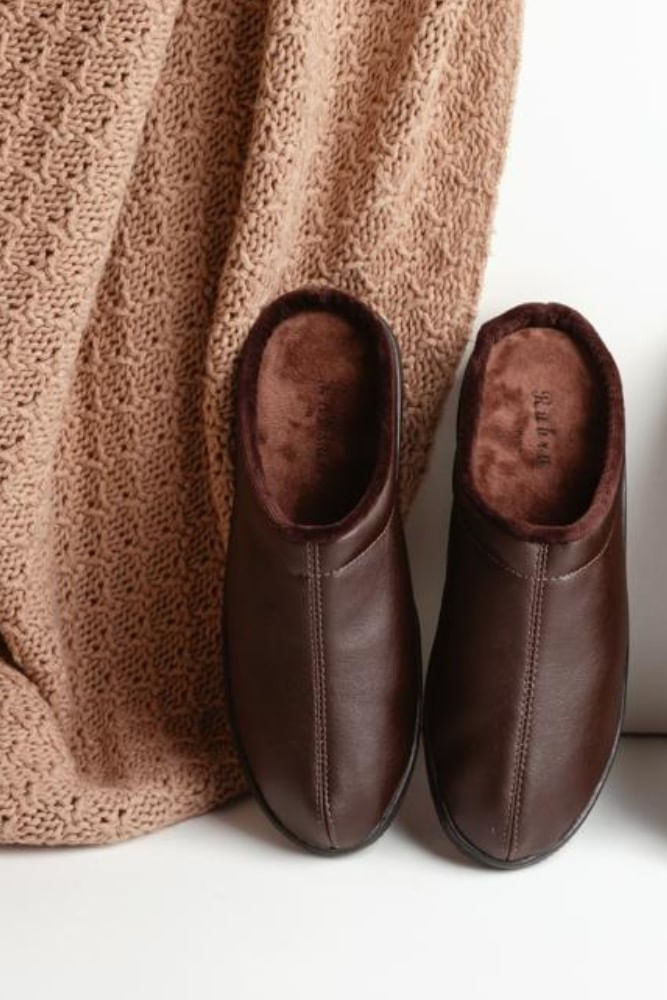 Pantufa-Rubra-17-Marrom-