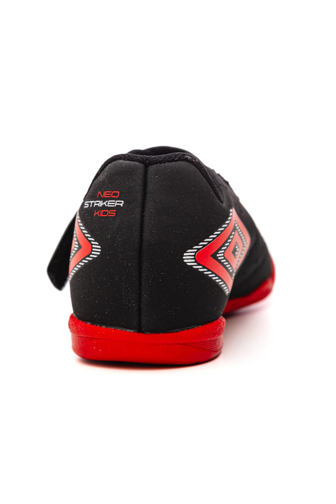 Chuteira-Futsal-Umbro-Neo-Striker-Juvenil-Menino-U07fb00133-142-Preto