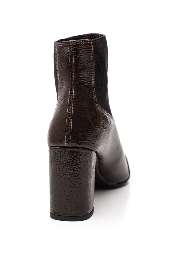 Bota-Cha-De-Mel-Chelsea-Cano-Curto-Feminina-Verniz-Molhado-8439.88641-Marrom