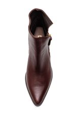 Bota-Dina-Mirtz-Em-Couro-Feminina-Cano-Baixo-21606-Castanho