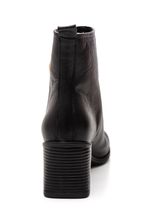 Bota-Via-Marte-Social-Cano-Baixo-Feminina-Em-Couro-224-003-0-Preto