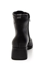 Bota-Pegada-Feminina-Em-Couro-282352-02-Preto