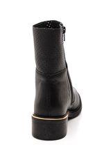 Bota-Comfortflex-Cano-Curto-Feminina-Couro-2569302-01-Preto