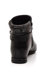 Bota-Comfortflex-Cano-Curto-Rasteira-Feminina-Ziper-Lateral-2591301-Preto