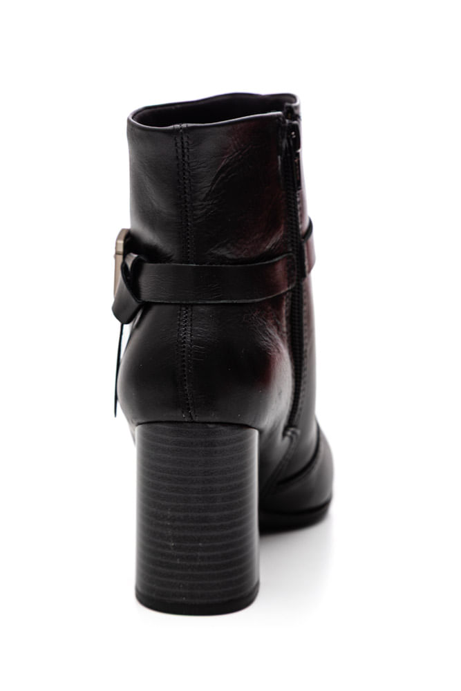Bota-Ramarim-Cano-Curto-Feminina-Bico-Fino-2568103-02-Preto