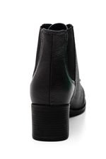 Bota-Bottero-Cano-Baixo-Feminina-Em-Couro-369005-Preto
