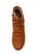 Tenis-Piccadilly-Cano-Medio-Feminino-Abotinado-970114-Caramelo