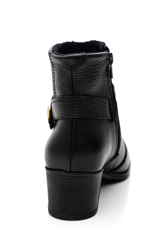 Bota-Pegada-280507-05-Preto