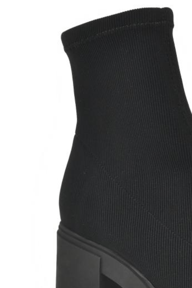 Bota-Via-Marte-Cano-Baixo-Feminina-Em-Tecido-001-004-01-Preto
