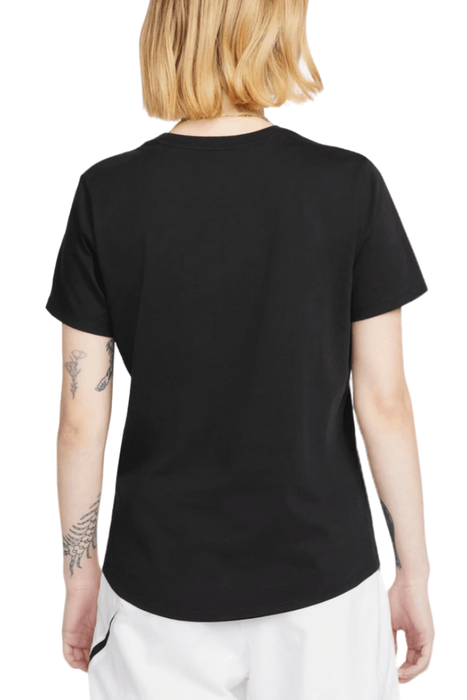 Camiseta-Nike-Sportswear-Feminina-Club-Essentials-Dx7902-010-Preto