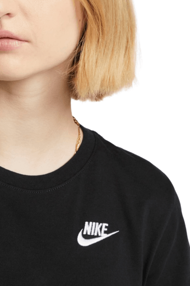 Camiseta-Nike-Sportswear-Feminina-Club-Essentials-Dx7902-010-Preto
