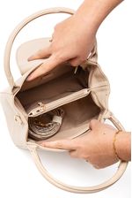 Bolsa-Via-Marte-B1-211-01-Off-White