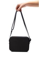 Bolsa-Moleca-Transversal-Feminina-Em-Pvc---50048.3-Preto