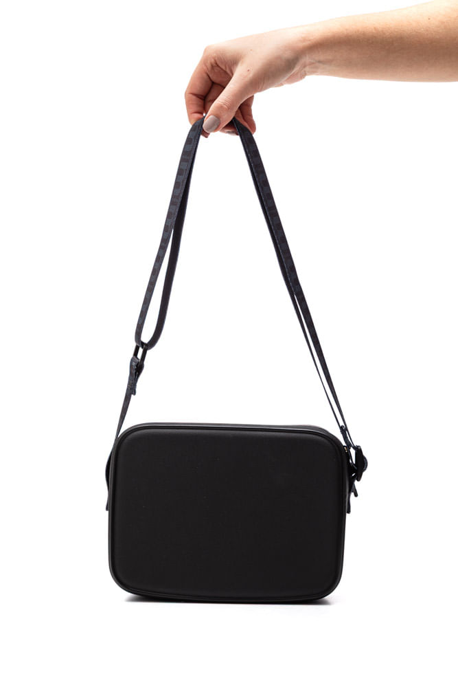 Bolsa-Moleca-Transversal-Feminina-Em-Pvc---50048.3-Preto