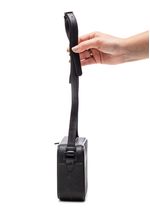 Bolsa-Transversal-Moleca-50042.14.23901-Preto