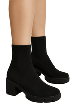 Bota-Via-Marte-Cano-Baixo-Feminina-Em-Tecido-001-004-01-Preto