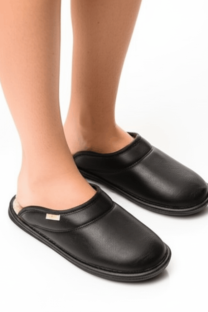 Pantufa-Chinelo-Kature-Unissex-Peluciada-407.160-Preto