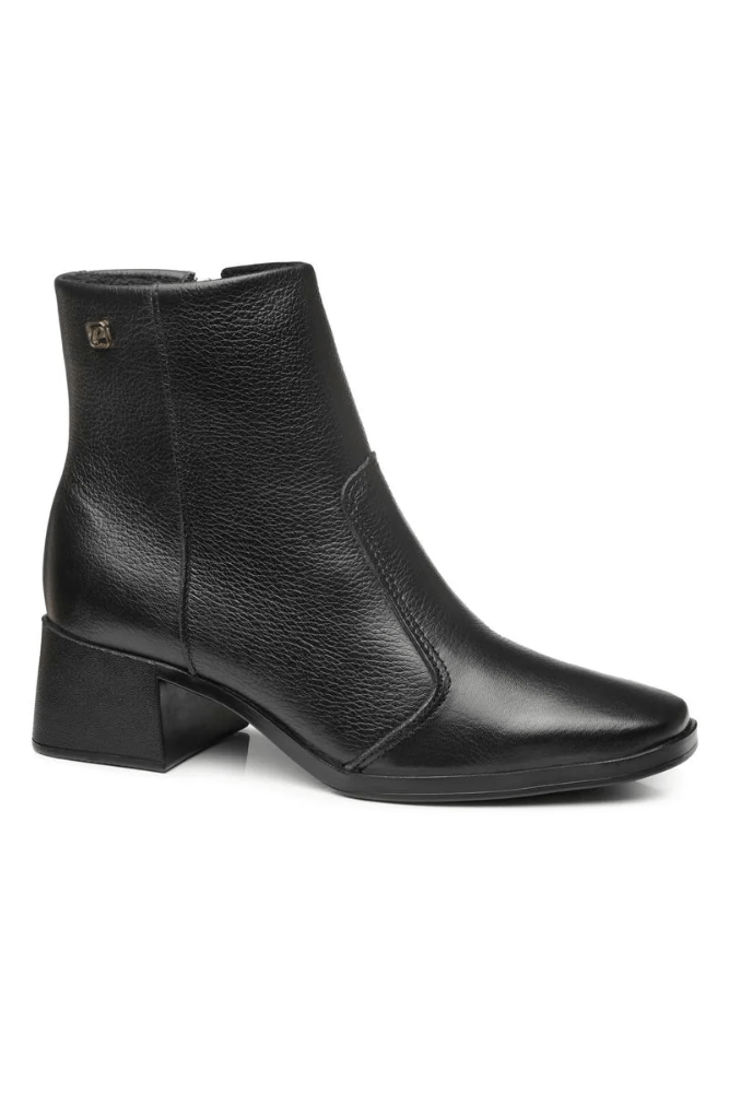 Bota-Pegada-Feminina-Em-Couro-Soft-Touch-282301-Preto