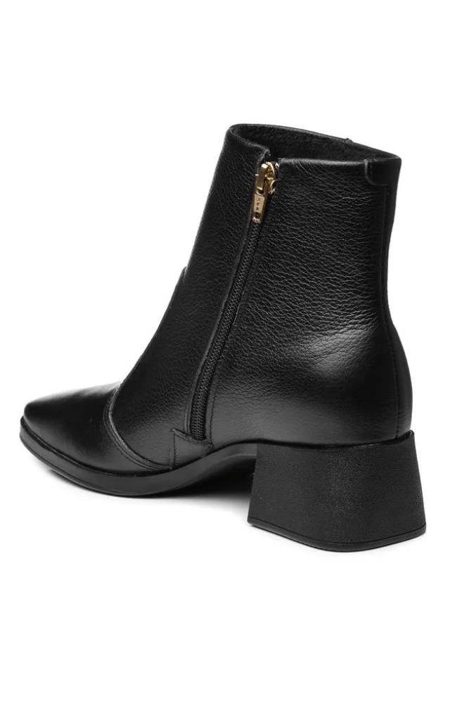 Bota-Pegada-Feminina-Em-Couro-Soft-Touch-282301-Preto